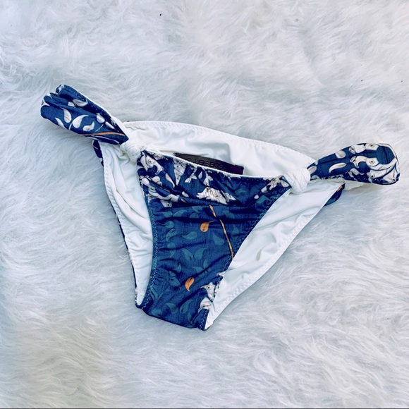 NWT Reversible Clube Bossa Bikini Bottoms Anthropologie White Blue Boho Print - Picture 1 of 7